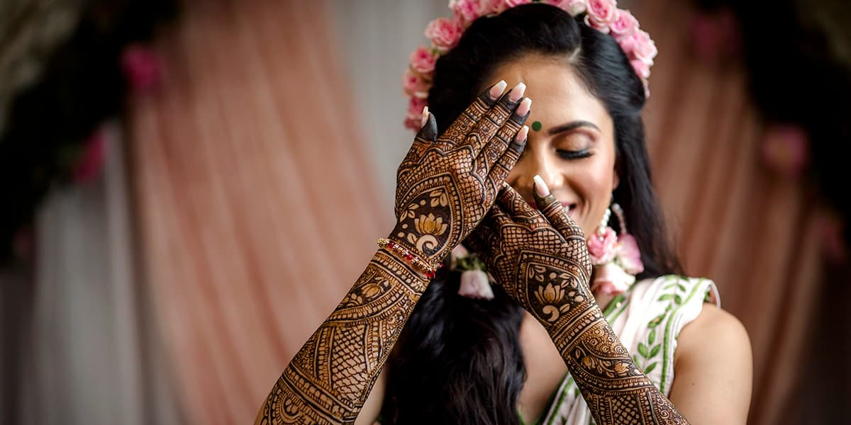 Intricate bridal henna design